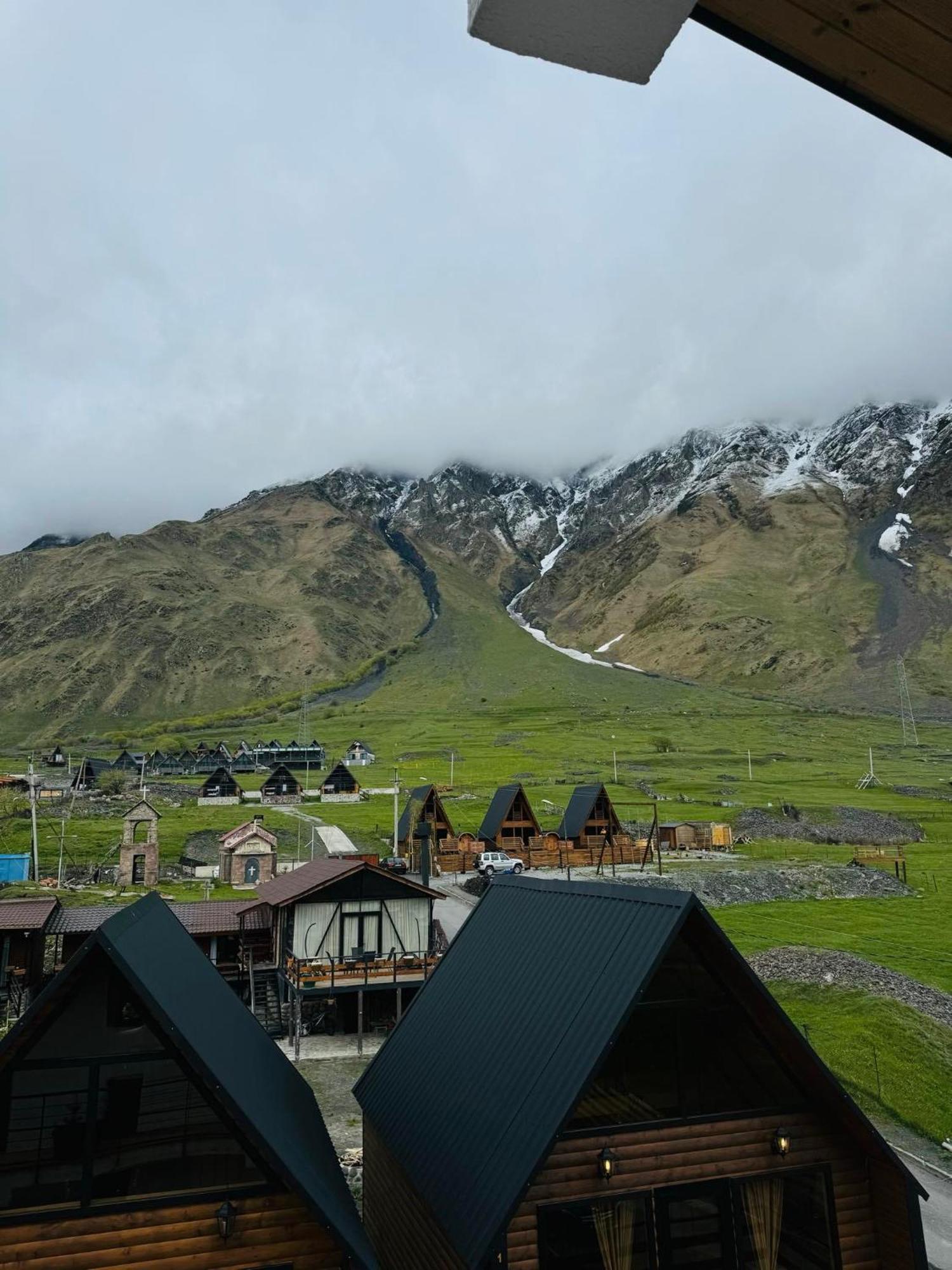 Chalet Kazbegi Hotel Exterior photo